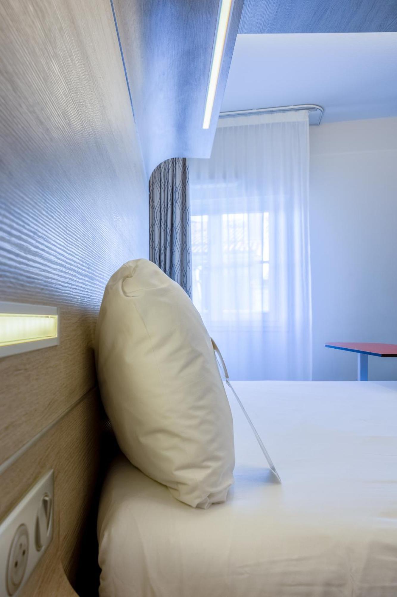 ไอบิส สไตล์ ลา โรเชล ซองทร์ Hotel ลาโรแชล ภายนอก รูปภาพ
